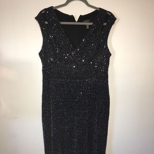 0005 R&M Richards Plus Sized Sequins Black Dress